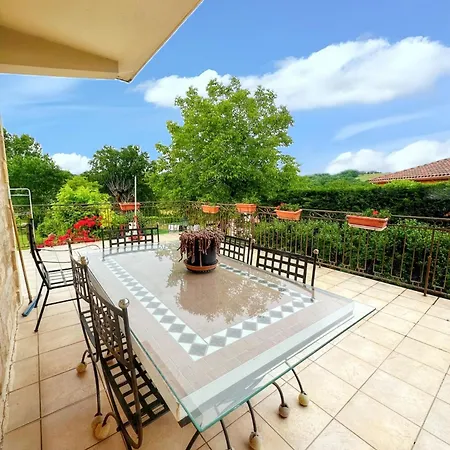 A Avec Jardin Et Terrasse 110 M² Apartman Toulonjac